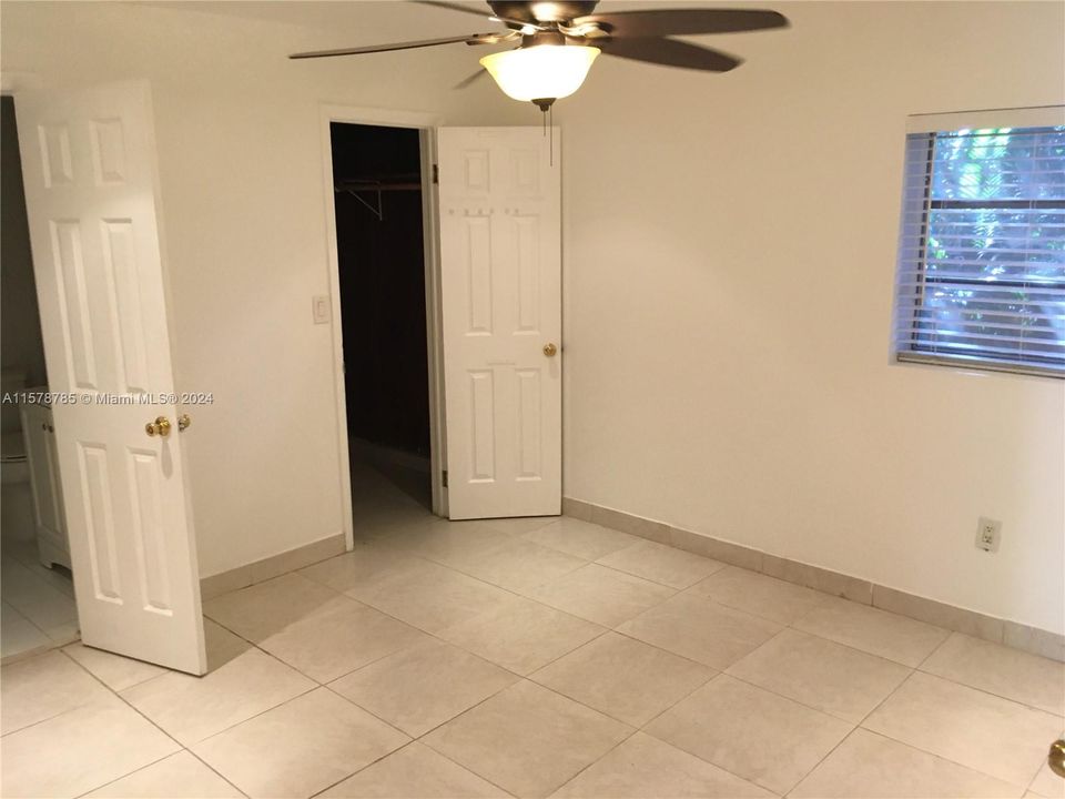 For Rent: $4,500 (3 beds, 2 baths, 22671 Square Feet)