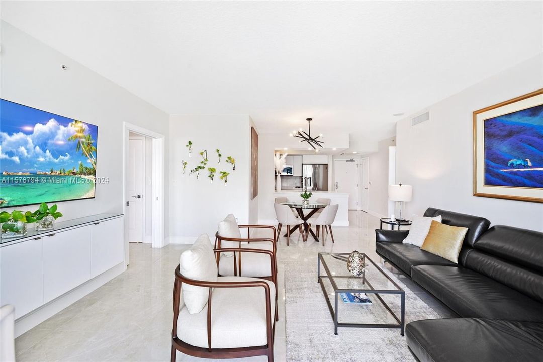 For Sale: $749,000 (2 beds, 2 baths, 1080 Square Feet)
