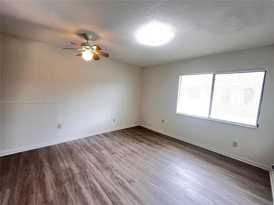 For Rent: $2,500 (3 beds, 2 baths, 1200 Square Feet)