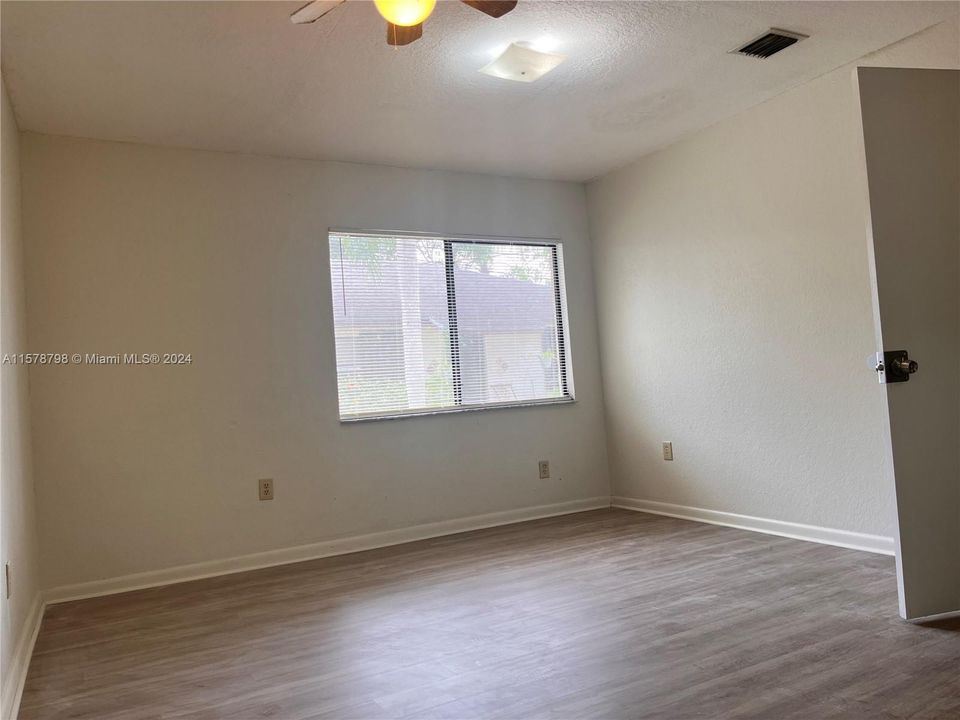 Recently Rented: $2,500 (3 beds, 2 baths, 1200 Square Feet)