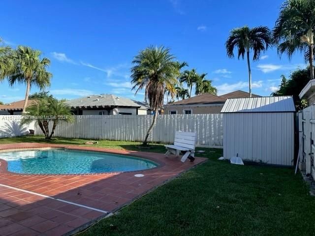 Recently Sold: $670,000 (4 beds, 2 baths, 2178 Square Feet)