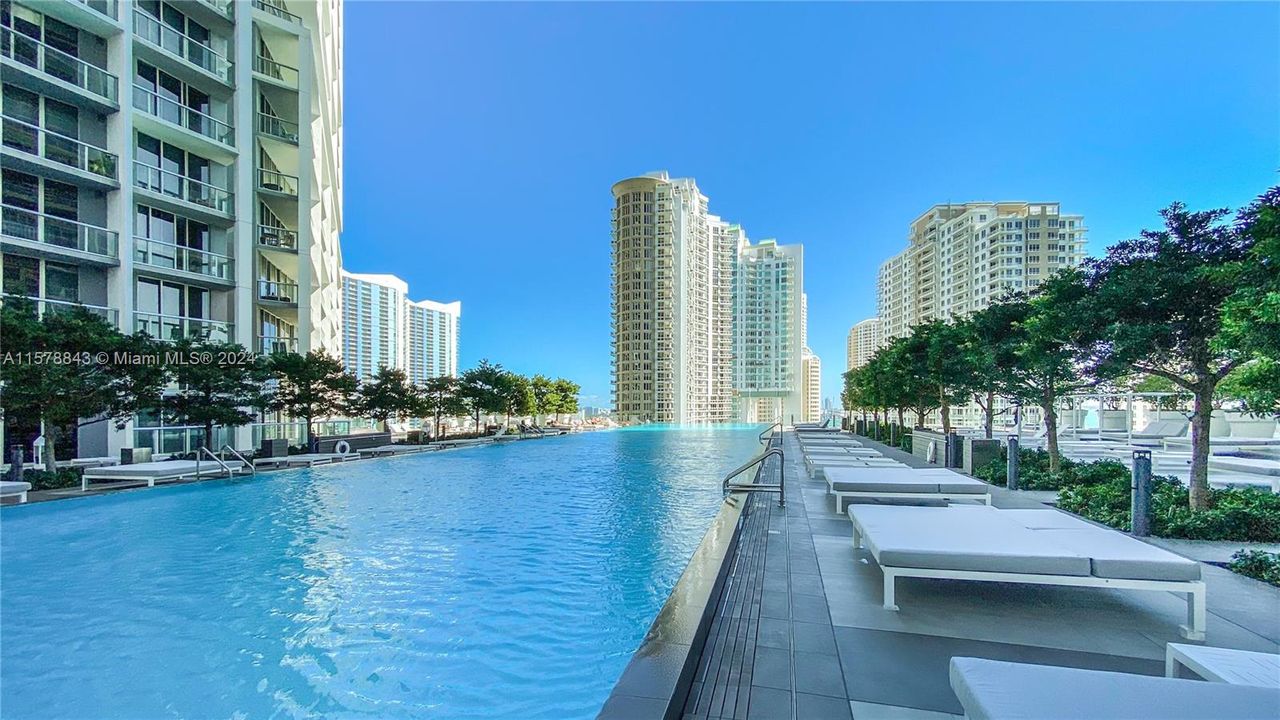 Recientemente alquilado: $4,900 (2 camas, 2 baños, 1012 Pies cuadrados)