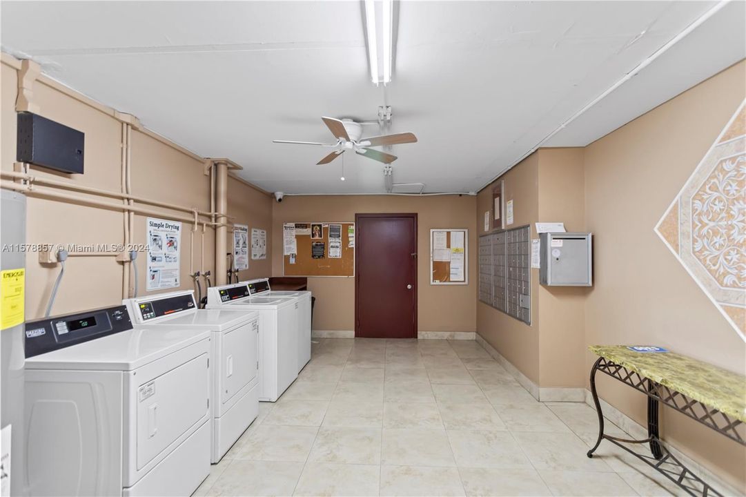 Active With Contract: $1,850 (2 beds, 2 baths, 1044 Square Feet)