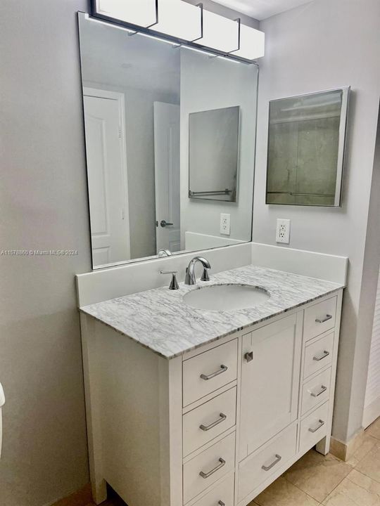 Active With Contract: $3,200 (1 beds, 1 baths, 791 Square Feet)
