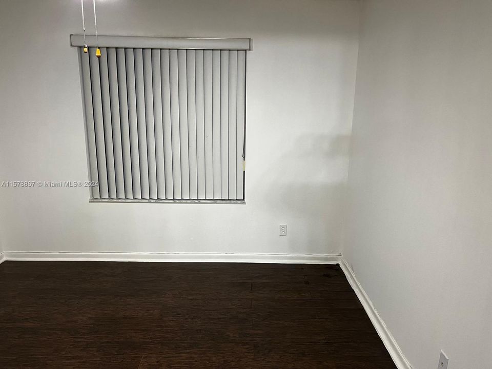 For Rent: $1,745 (1 beds, 1 baths, 816 Square Feet)