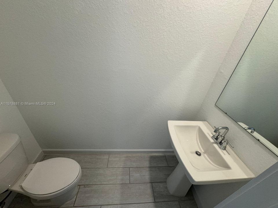 出租: $2,600 (3 贝兹, 2 浴室, 1302 平方英尺)