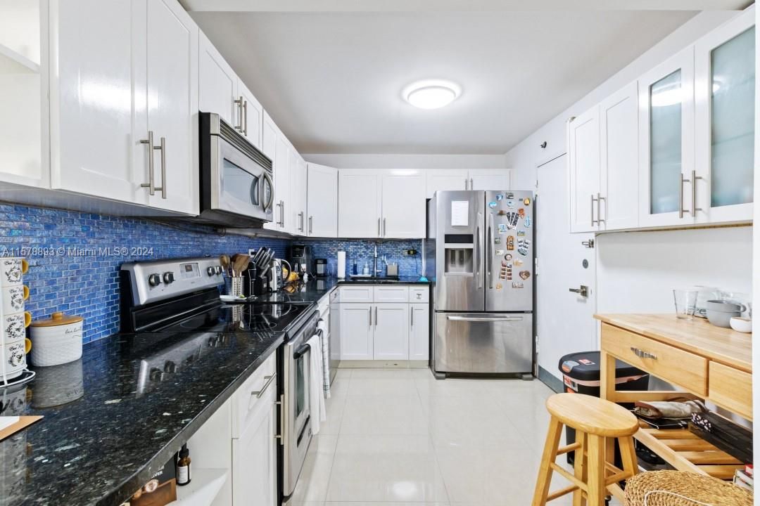For Sale: $540,000 (2 beds, 2 baths, 1206 Square Feet)
