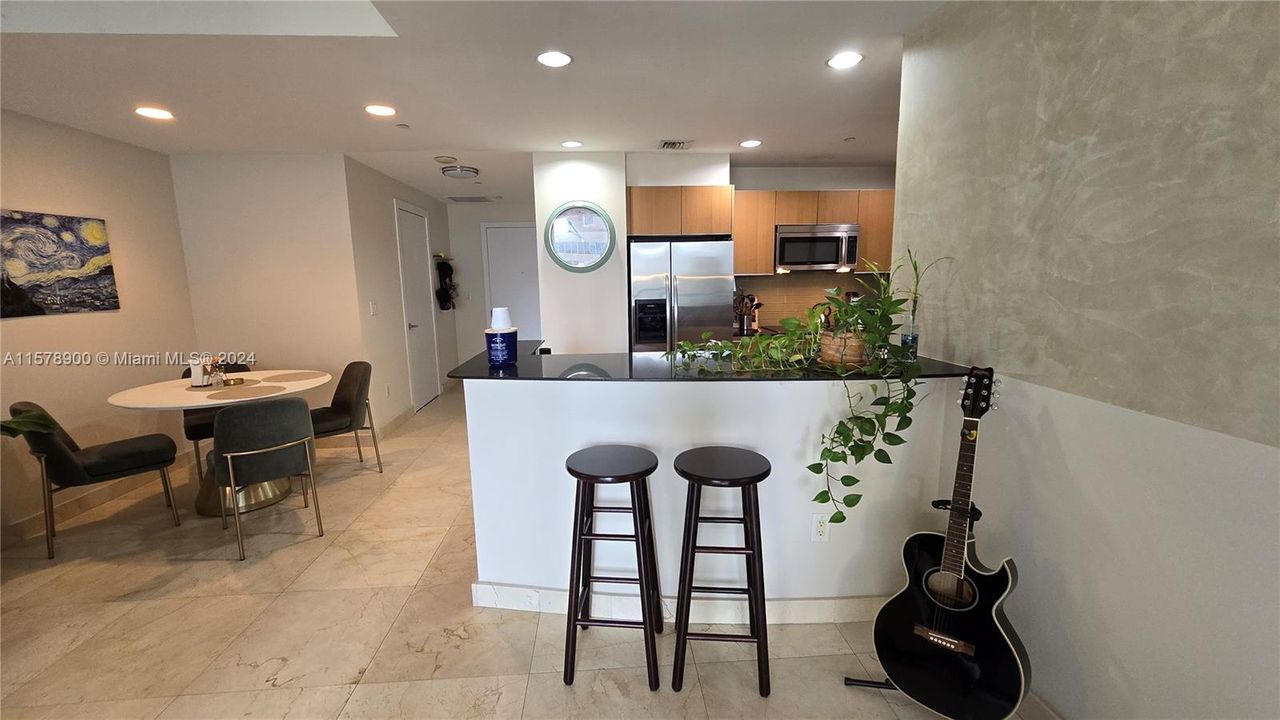 Recently Rented: $3,000 (1 beds, 1 baths, 963 Square Feet)