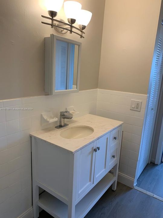 For Rent: $2,100 (2 beds, 1 baths, 3253 Square Feet)