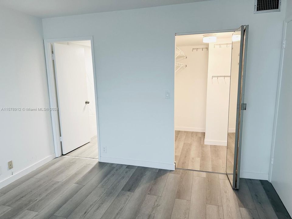 For Rent: $2,850 (1 beds, 1 baths, 868 Square Feet)