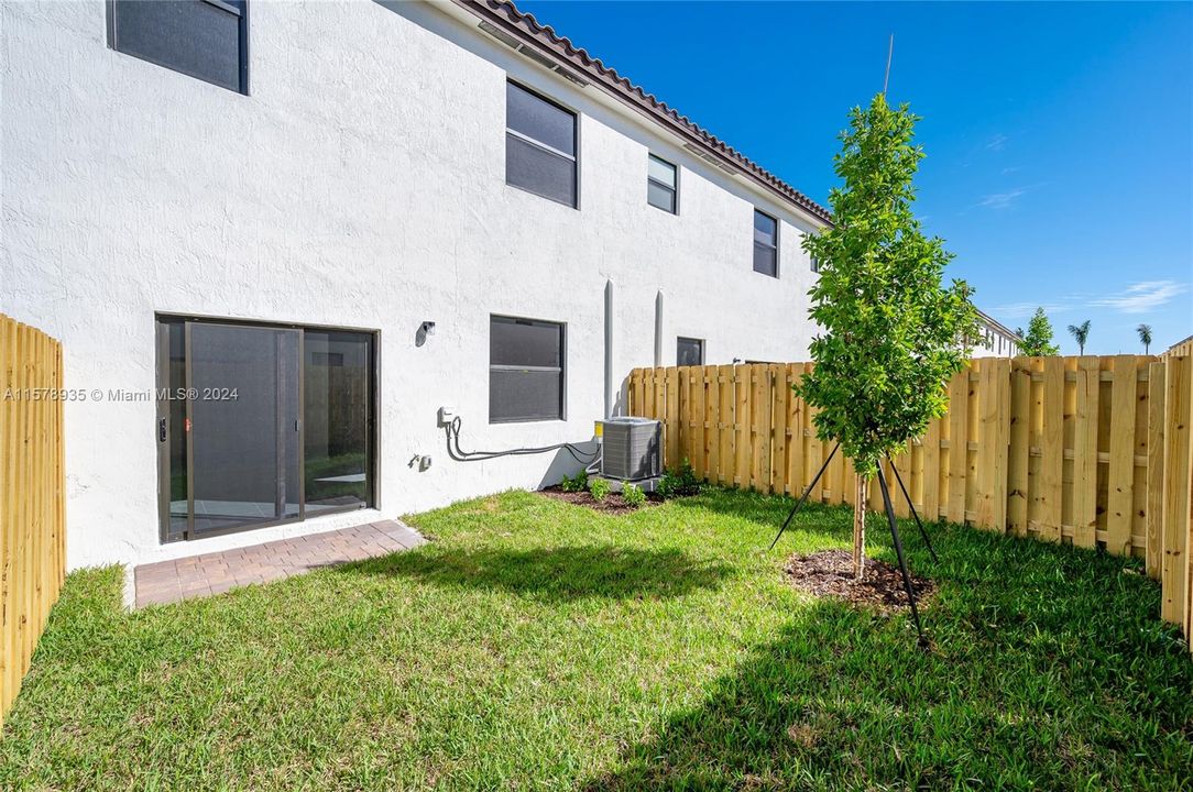 Active With Contract: $2,890 (4 beds, 2 baths, 0 Square Feet)