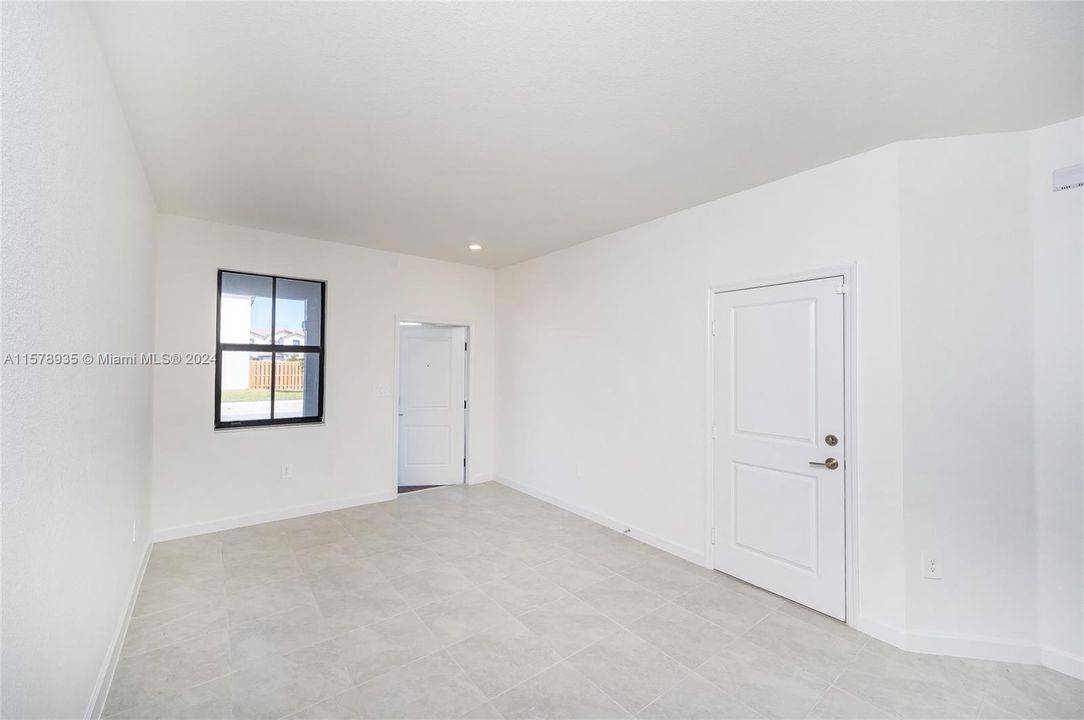 Active With Contract: $2,890 (4 beds, 2 baths, 0 Square Feet)