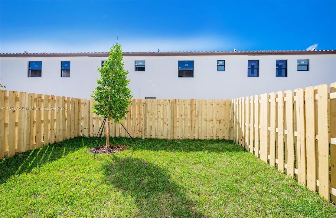 Active With Contract: $2,890 (4 beds, 2 baths, 0 Square Feet)