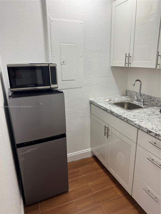 Active With Contract: $1,500 (0 beds, 1 baths, 0 Square Feet)