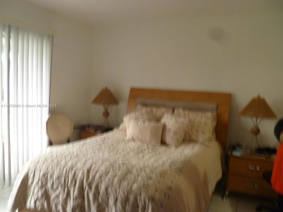 For Rent: $1,550 (1 beds, 1 baths, 684 Square Feet)