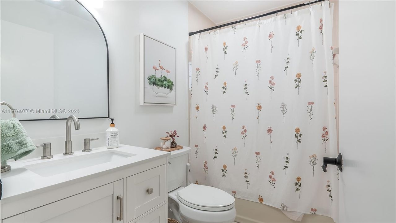 Active With Contract: $1,325,000 (3 beds, 3 baths, 2255 Square Feet)