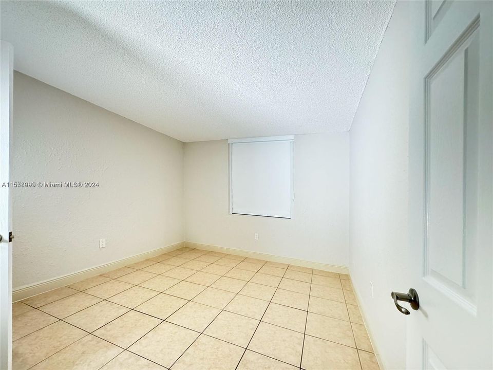 Recently Rented: $2,550 (2 beds, 2 baths, 993 Square Feet)