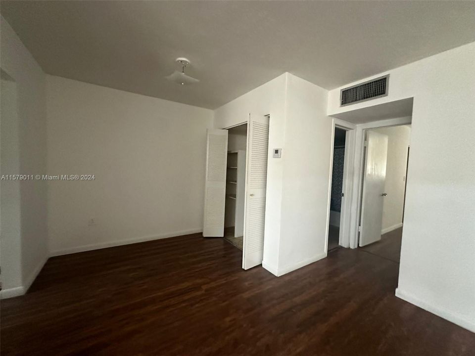 For Sale: $115,000 (0 beds, 0 baths, 725 Square Feet)
