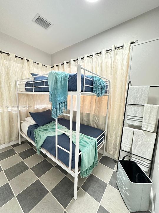 En Venta: $875,000 (4 camas, 2 baños, 0 Pies cuadrados)