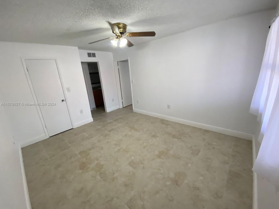 For Rent: $2,100 (1 beds, 1 baths, 747 Square Feet)