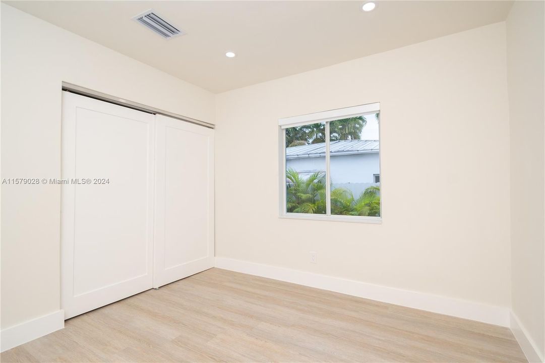 Active With Contract: $4,500 (3 beds, 2 baths, 1585 Square Feet)