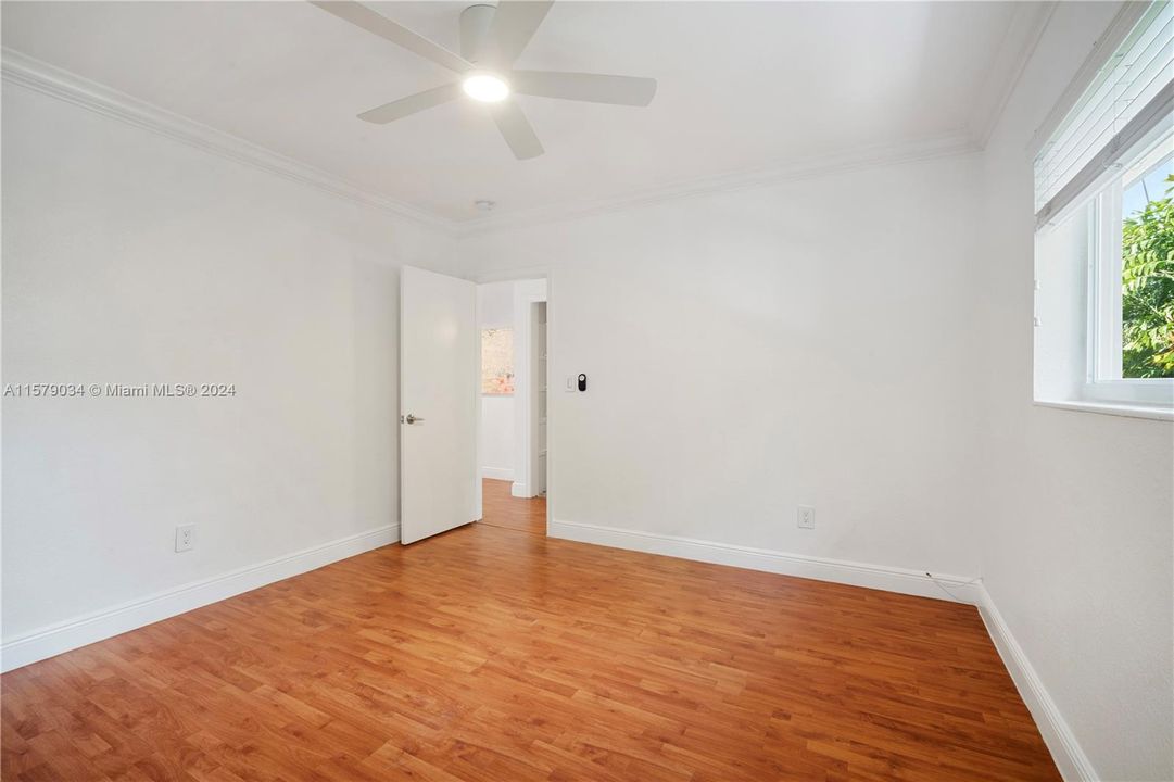 Active With Contract: $365,000 (1 beds, 1 baths, 616 Square Feet)