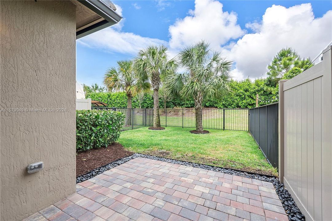 For Sale: $549,000 (3 beds, 2 baths, 1895 Square Feet)