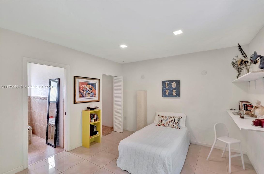 Active With Contract: $549,000 (3 beds, 2 baths, 1839 Square Feet)