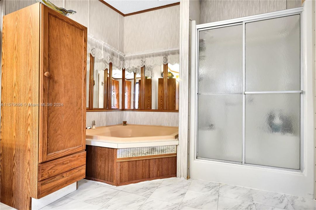 待售: $260,000 (3 贝兹, 2 浴室, 1690 平方英尺)