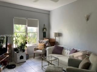 For Rent: $2,450 (1 beds, 1 baths, 502 Square Feet)