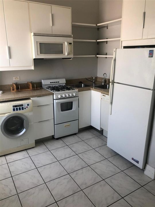 For Rent: $2,450 (1 beds, 1 baths, 502 Square Feet)