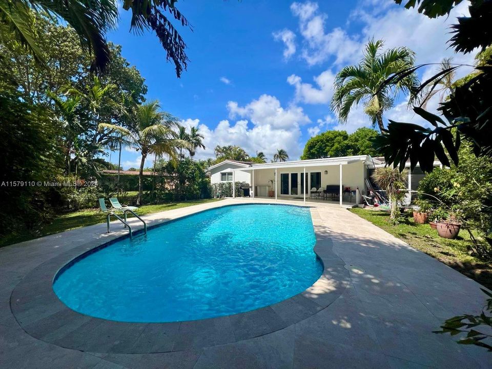 Recently Sold: $1,350,000 (3 beds, 2 baths, 2211 Square Feet)