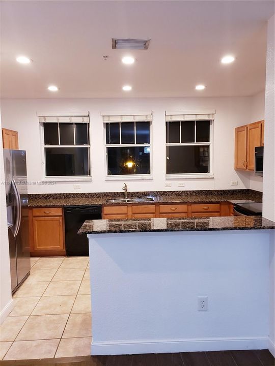 For Rent: $2,800 (3 beds, 2 baths, 1448 Square Feet)