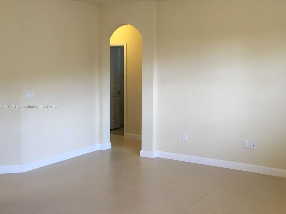 Active With Contract: $2,200 (3 beds, 2 baths, 1151 Square Feet)