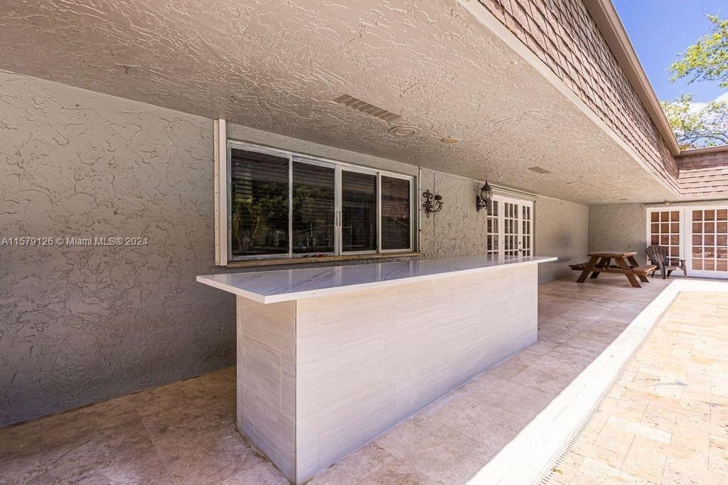 En Venta: $1,299,000 (5 camas, 3 baños, 3979 Pies cuadrados)