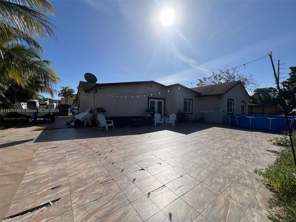 For Sale: $649,000 (4 beds, 2 baths, 1881 Square Feet)