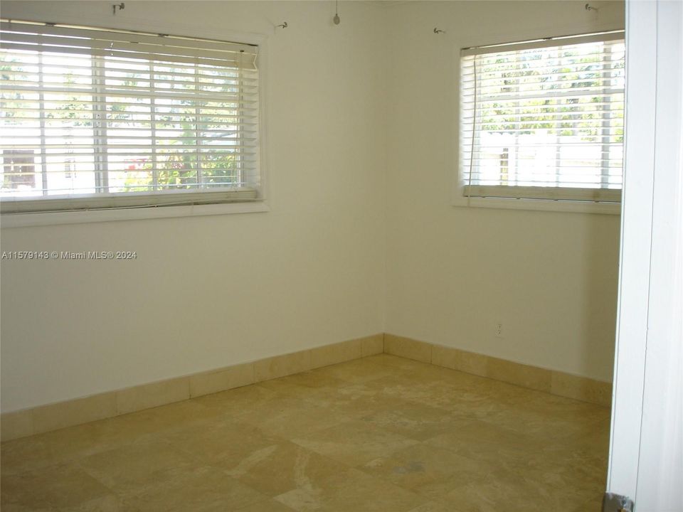 For Rent: $6,000 (4 beds, 3 baths, 2010 Square Feet)