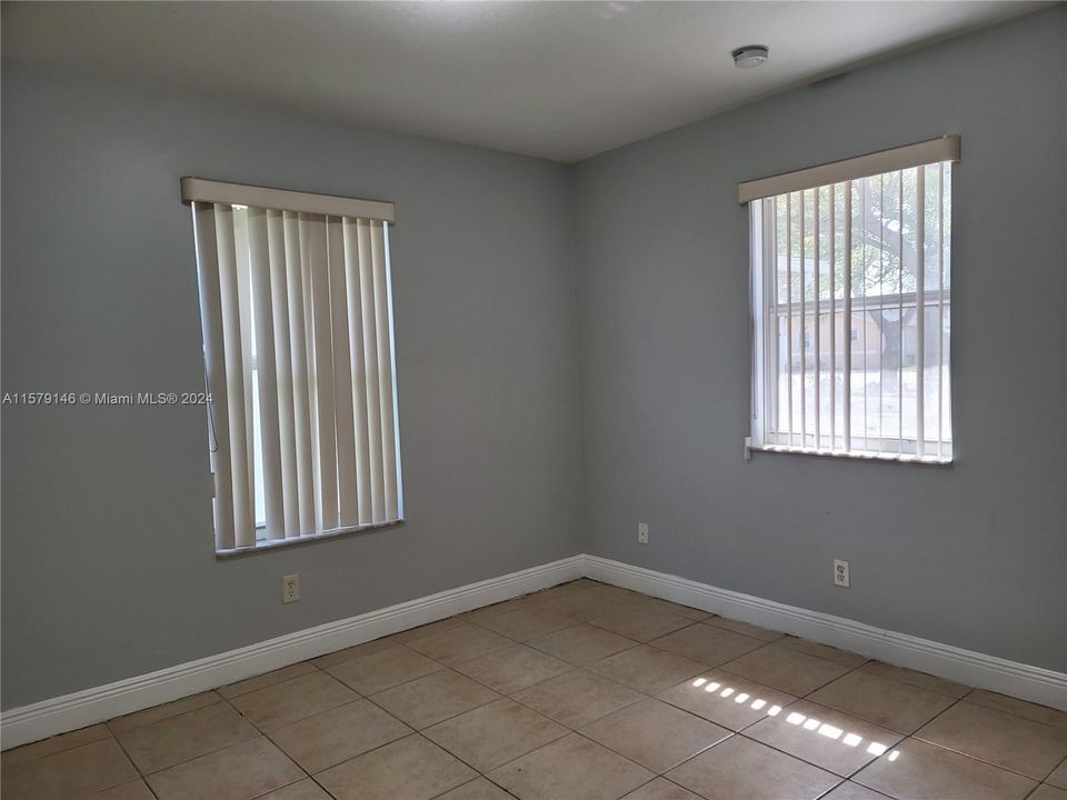 For Rent: $2,500 (3 beds, 2 baths, 2301 Square Feet)