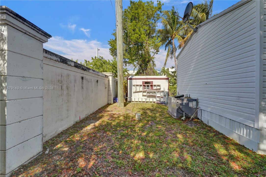 For Sale: $245,000 (2 beds, 2 baths, 1050 Square Feet)
