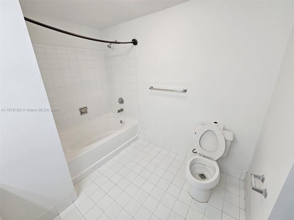 合同活跃: $2,150 (2 贝兹, 2 浴室, 1120 平方英尺)