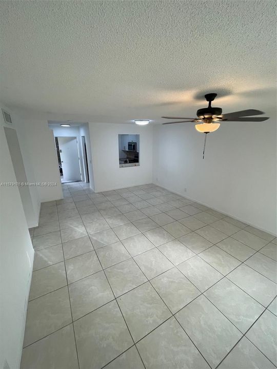 For Sale: $229,000 (2 beds, 1 baths, 840 Square Feet)