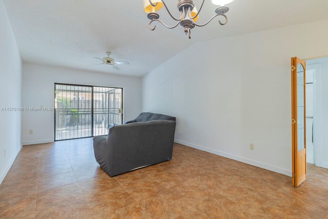 Active With Contract: $489,000 (3 beds, 2 baths, 1212 Square Feet)