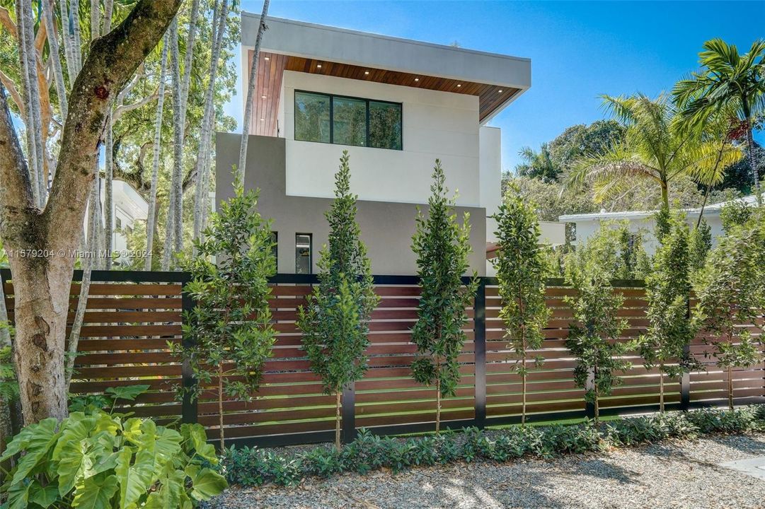 En Venta: $4,950,000 (5 camas, 4 baños, 3912 Pies cuadrados)