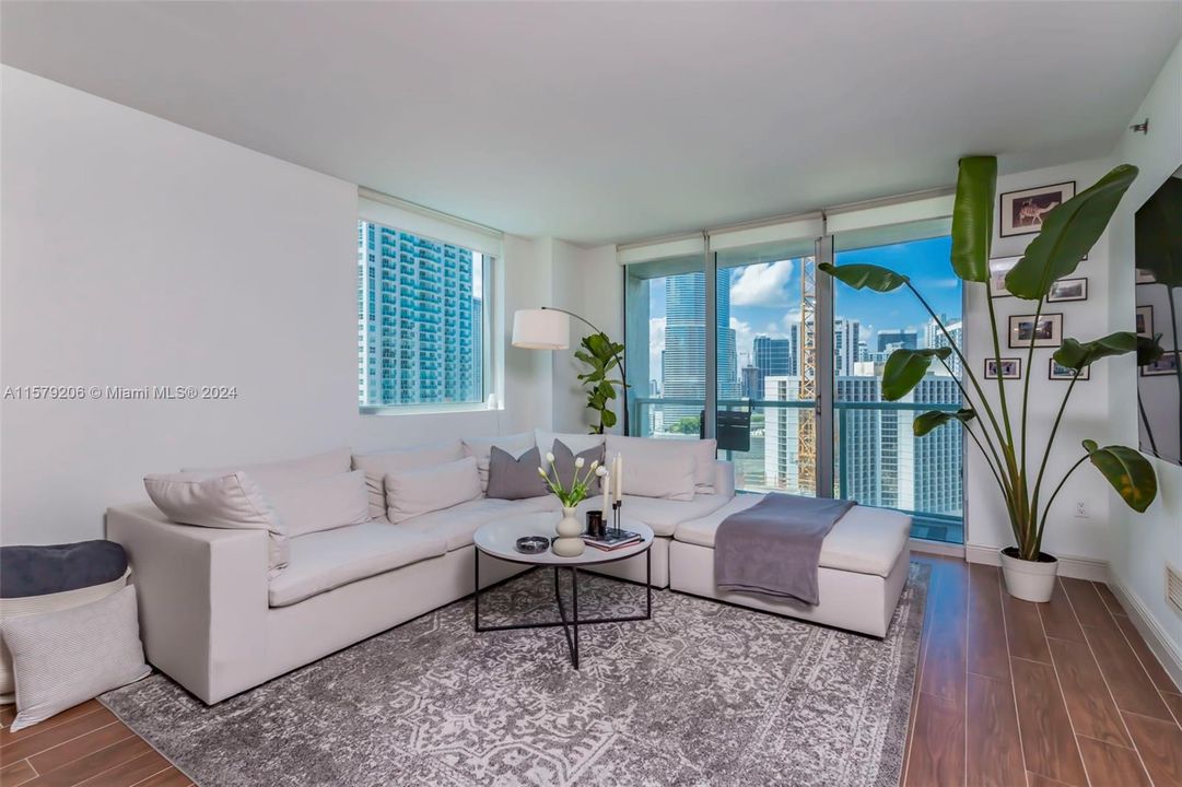 For Sale: $729,000 (2 beds, 2 baths, 1197 Square Feet)