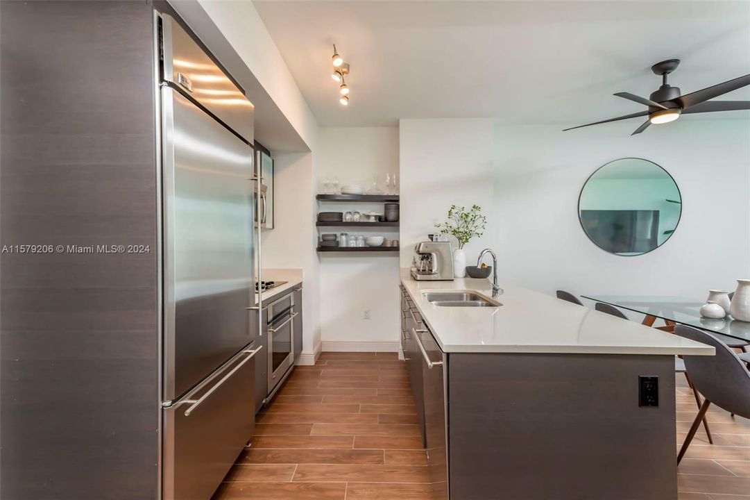 For Sale: $729,000 (2 beds, 2 baths, 1197 Square Feet)