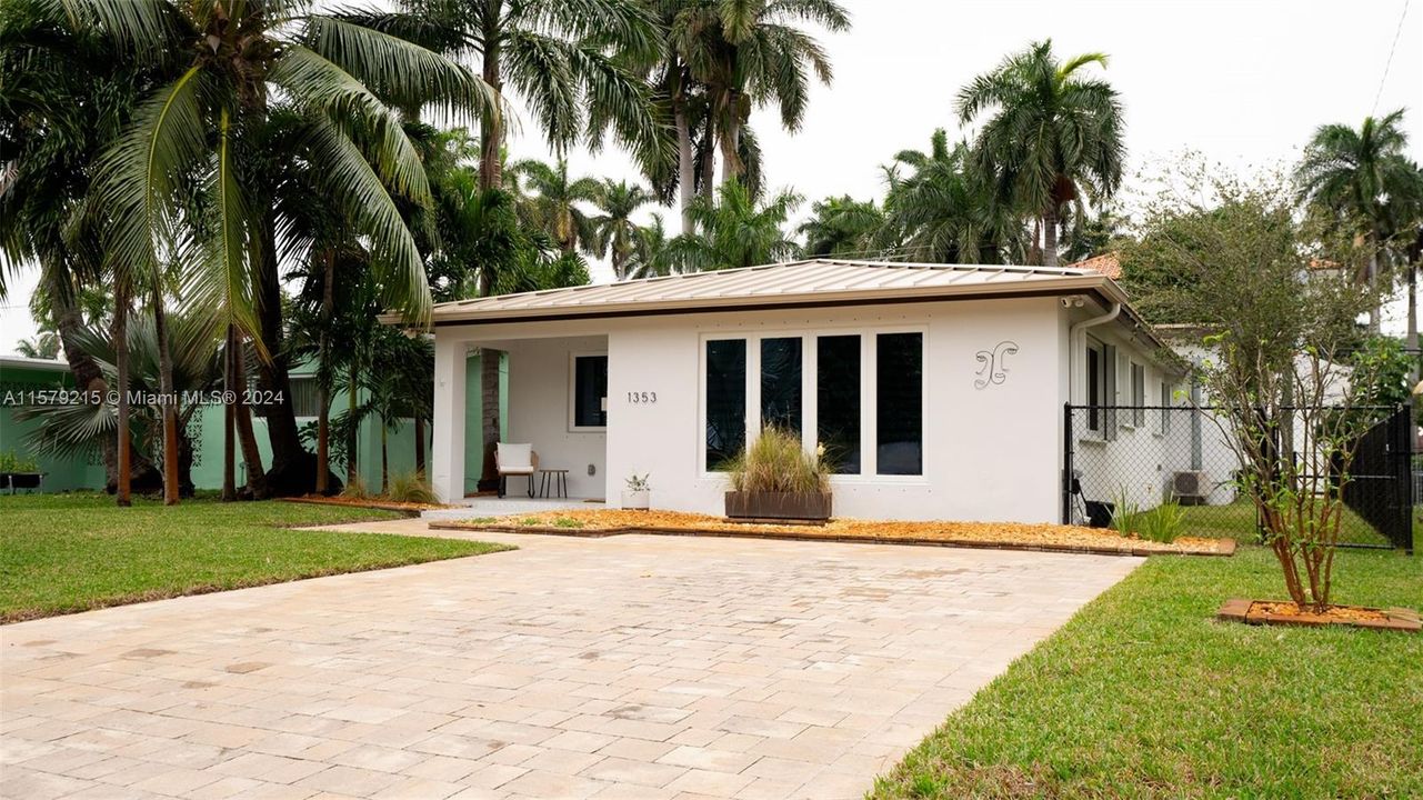 En Venta: $799,000 (3 camas, 2 baños, 1378 Pies cuadrados)