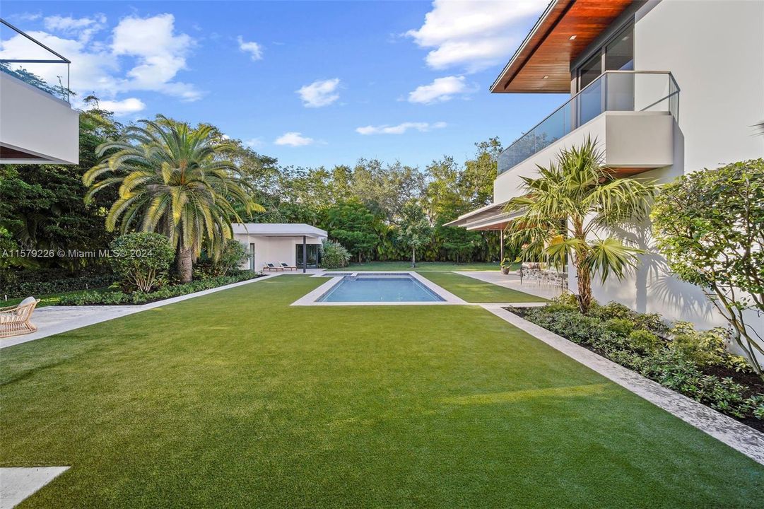 For Sale: $9,500,000 (7 beds, 7 baths, 8187 Square Feet)