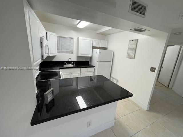 Active With Contract: $1,850 (1 beds, 1 baths, 710 Square Feet)