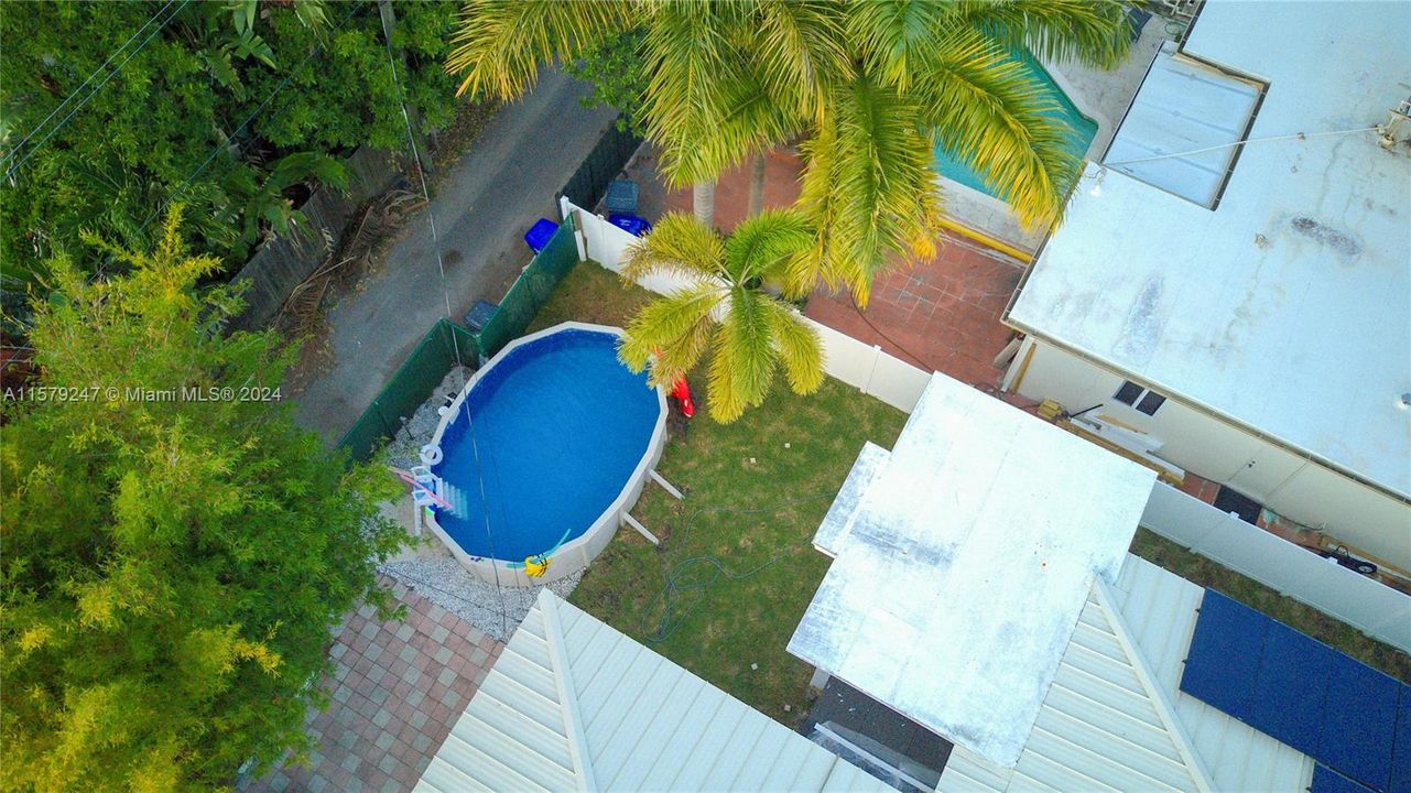 Recently Sold: $795,000 (3 beds, 2 baths, 1998 Square Feet)