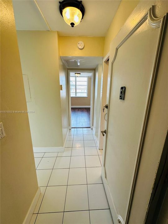 For Rent: $2,300 (1 beds, 1 baths, 625 Square Feet)